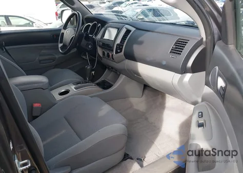 2011 Toyota Tacoma Prerunner V6 z USA, uszkodzony, nr VIN 5TFTU4GN0BX003792